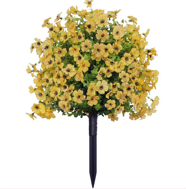 FloraLux kunstige blomster på en terrasse